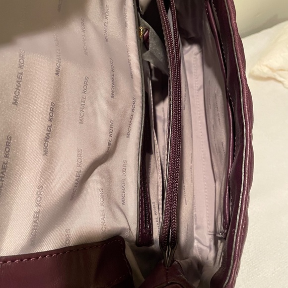 Michael Kors Gold chain and leather shoulder bag - Picture 9 of 13